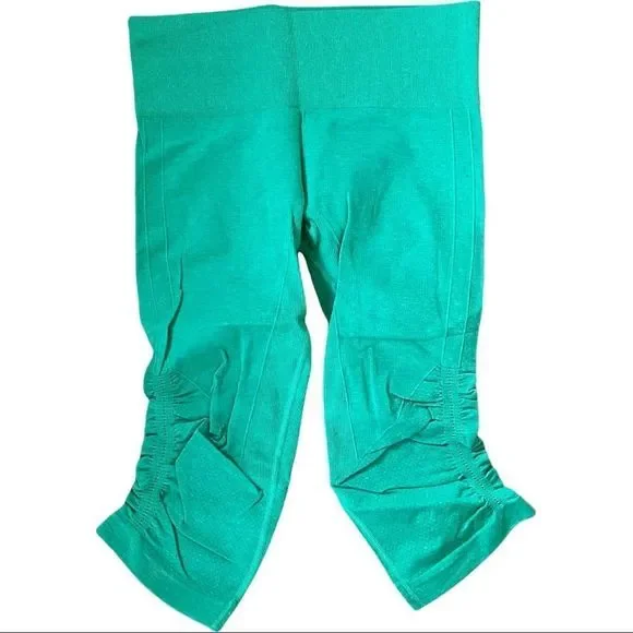 Lululemon In The Flow Crop Very Green size 6 EUC - Picture 8 of 11